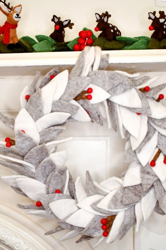 Christmas Wreath Grey and White Leaves