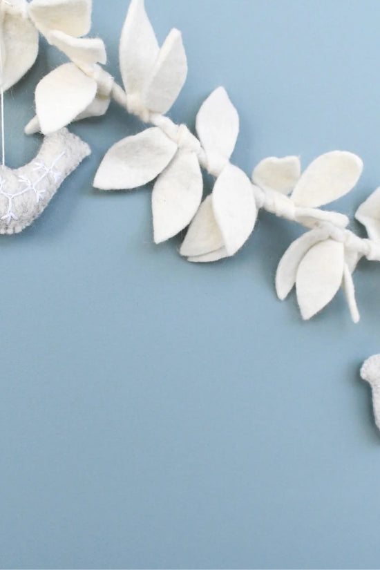 Garland Doves and Leaves 