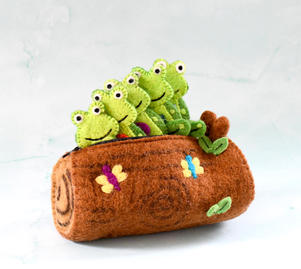 Finger Puppets - 5 Little Speckled Frogs with Log Bag