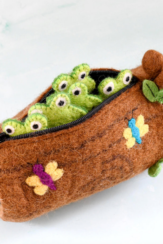 Felt Speckled Frog Puppet Set
